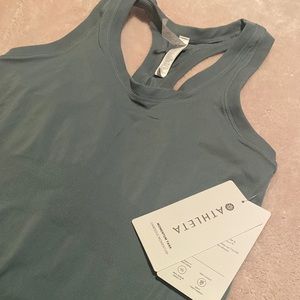 NWT Athleta Momentum Tank
